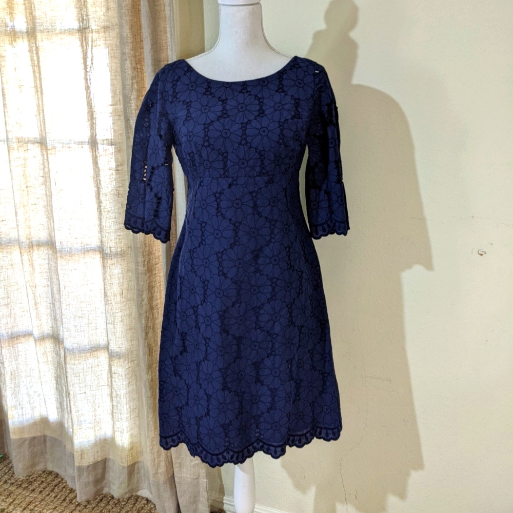 Lily Pulitzer Navy Floral Eyelet Dress size 6 GUC